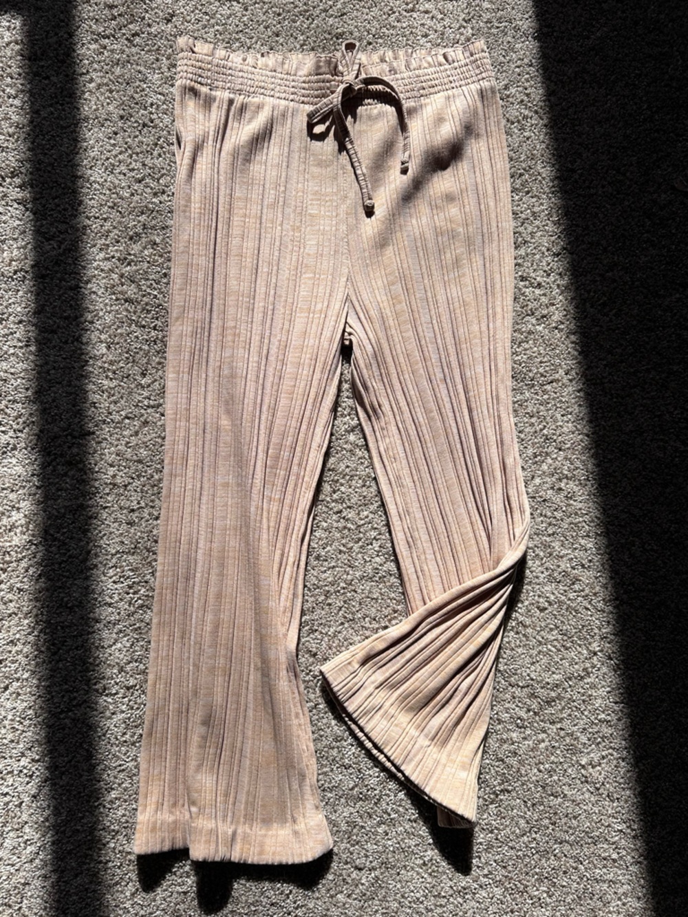 Peggy Women’s Ribbed Flared Pants in Light Taupe Gauchos. Size Small